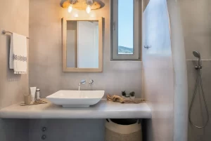 Elegant master bedroom bathroom and shower will make you happy whenever you used it.